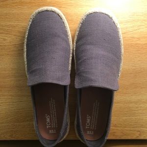 Like new TOMS slip on shoes